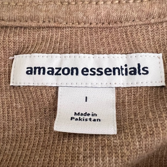 Amazon Essentials Men's
Long-Sleeve Soft Touch 1/4 Zip Sweater - Large - Picture 4 of 9